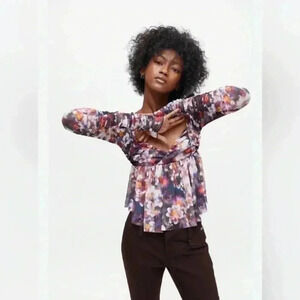 ✨🆕Urban Outfitters🆕✨  | Purple floral carried away blouse